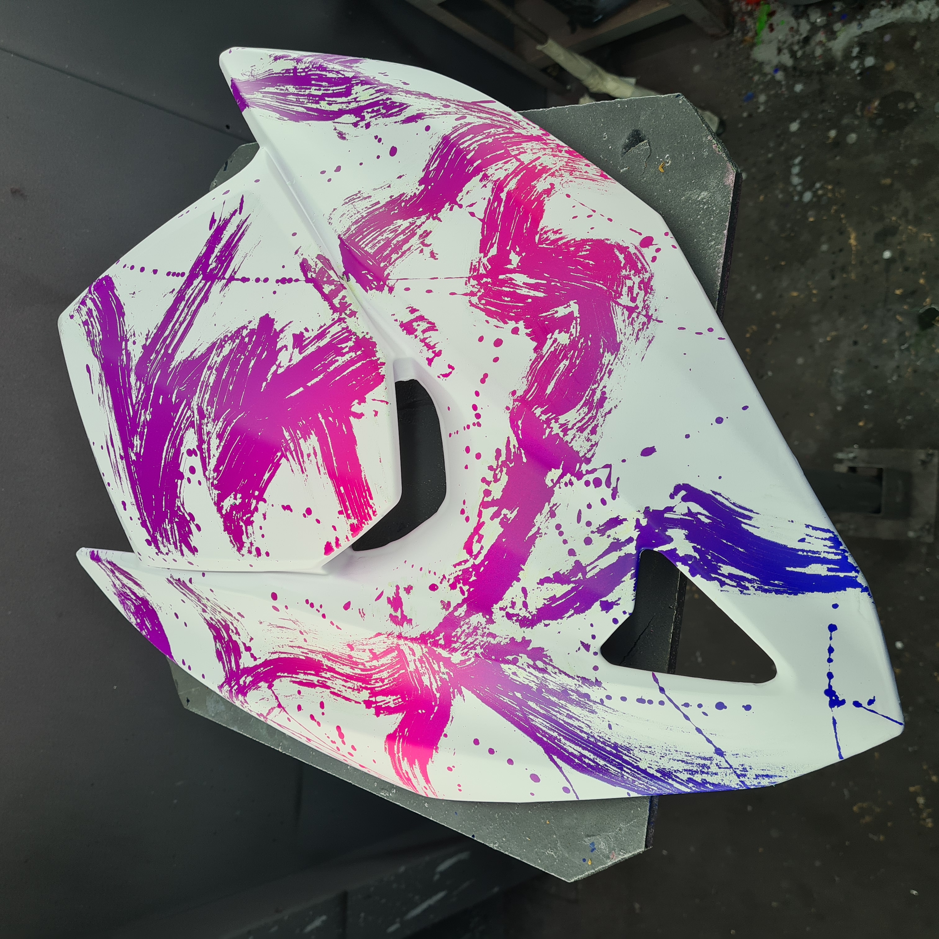 Maskito com pintura fluo