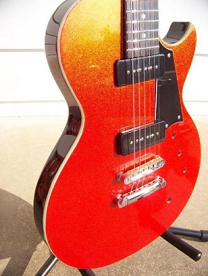 como aplicar tinta numa guitarra